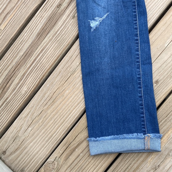 HP 🎉💕 a.n.a distressed jeans - Picture 9 of 10